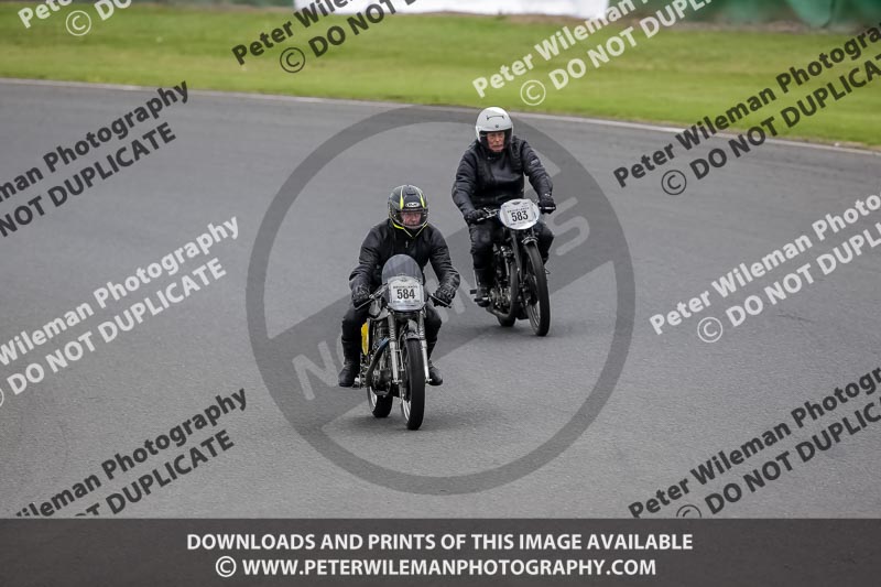 Vintage motorcycle club;eventdigitalimages;mallory park;mallory park trackday photographs;no limits trackdays;peter wileman photography;trackday digital images;trackday photos;vmcc festival 1000 bikes photographs